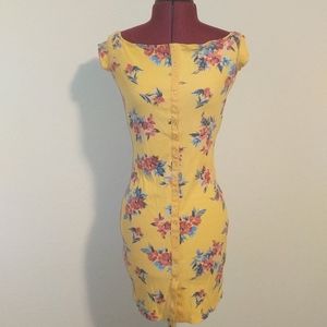 Ribbed Guess off the shoulder dress